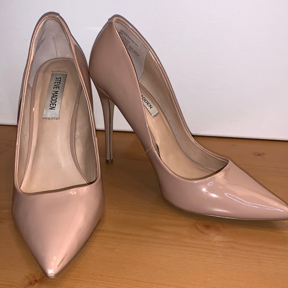 Steve Madden Nude Pumps